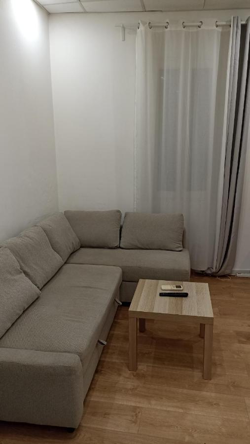 Studio Neuf Climatise Avec Terrasse #4 土伦 外观 照片