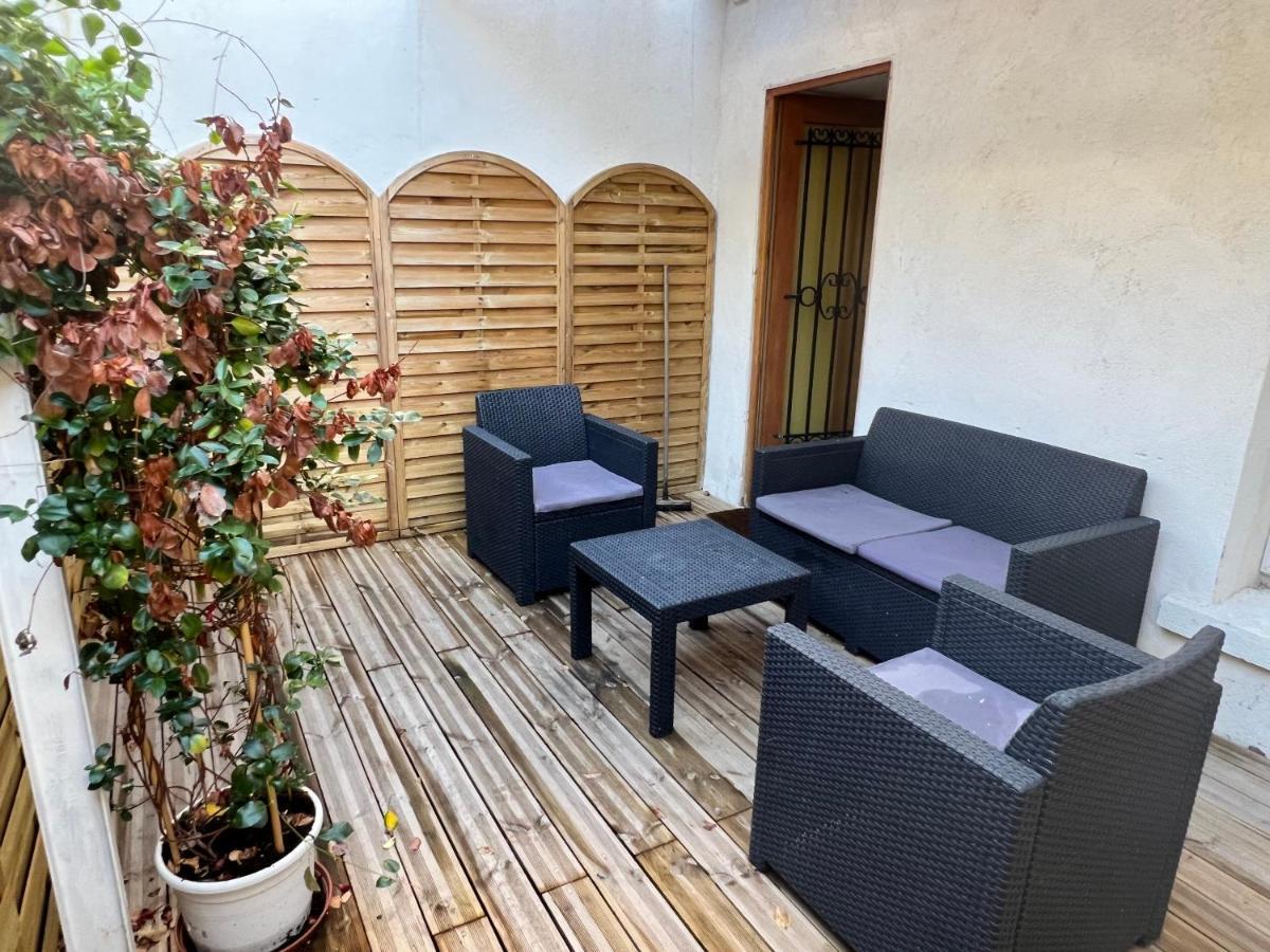 Studio Neuf Climatise Avec Terrasse #4 土伦 外观 照片